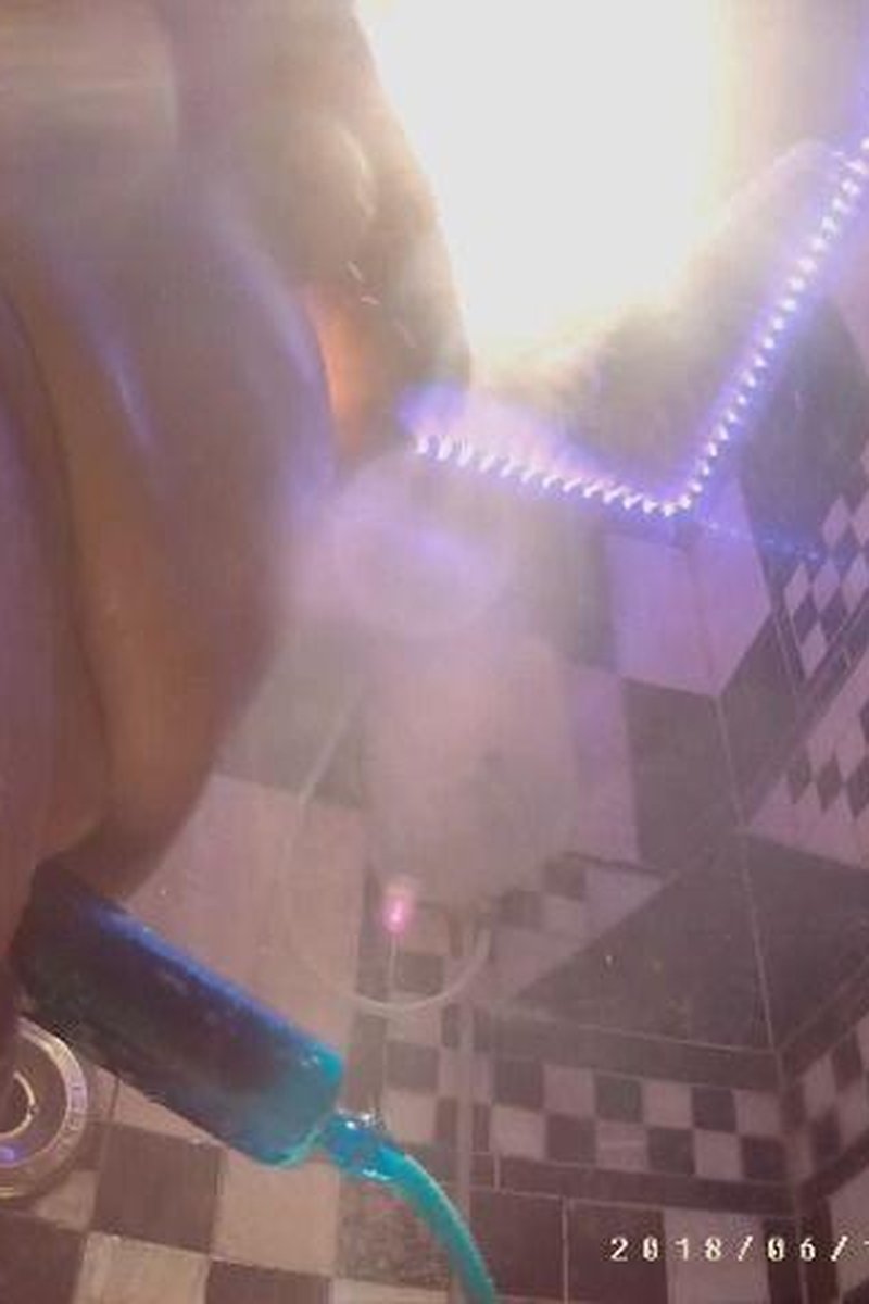 Shower Fun Time - Screenshot 1 of 4 - Cock Play