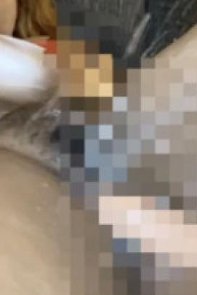 Fuck Machine Making Me Orgasm - Screenshot 1 of 4 - Body Worship