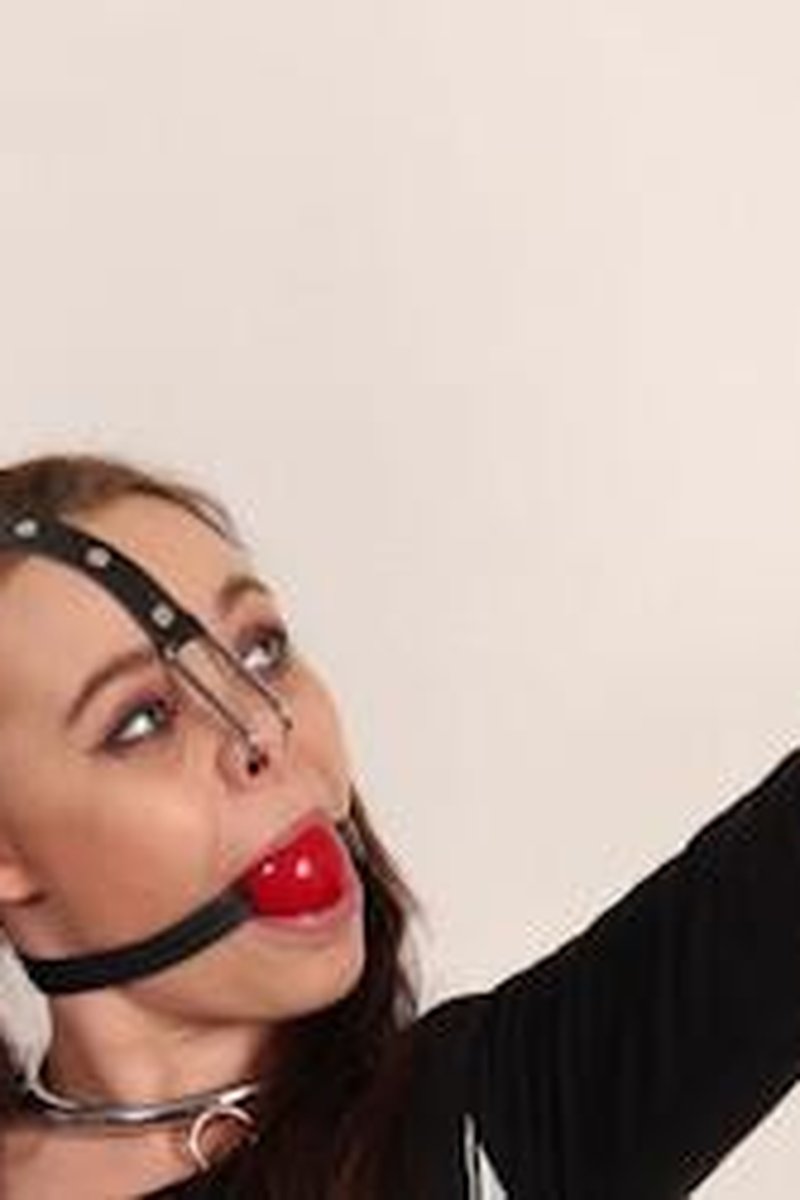 Nose Hook? - Screenshot 1 of 4