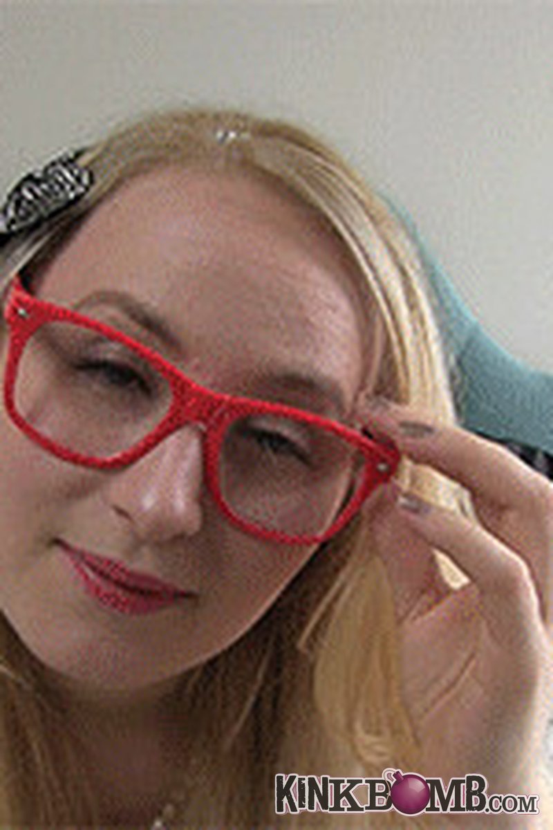 Glitter Goddess: Glitter Goddess Is... Orgasm Girl! - Screenshot 1 of 4 - Cosplay