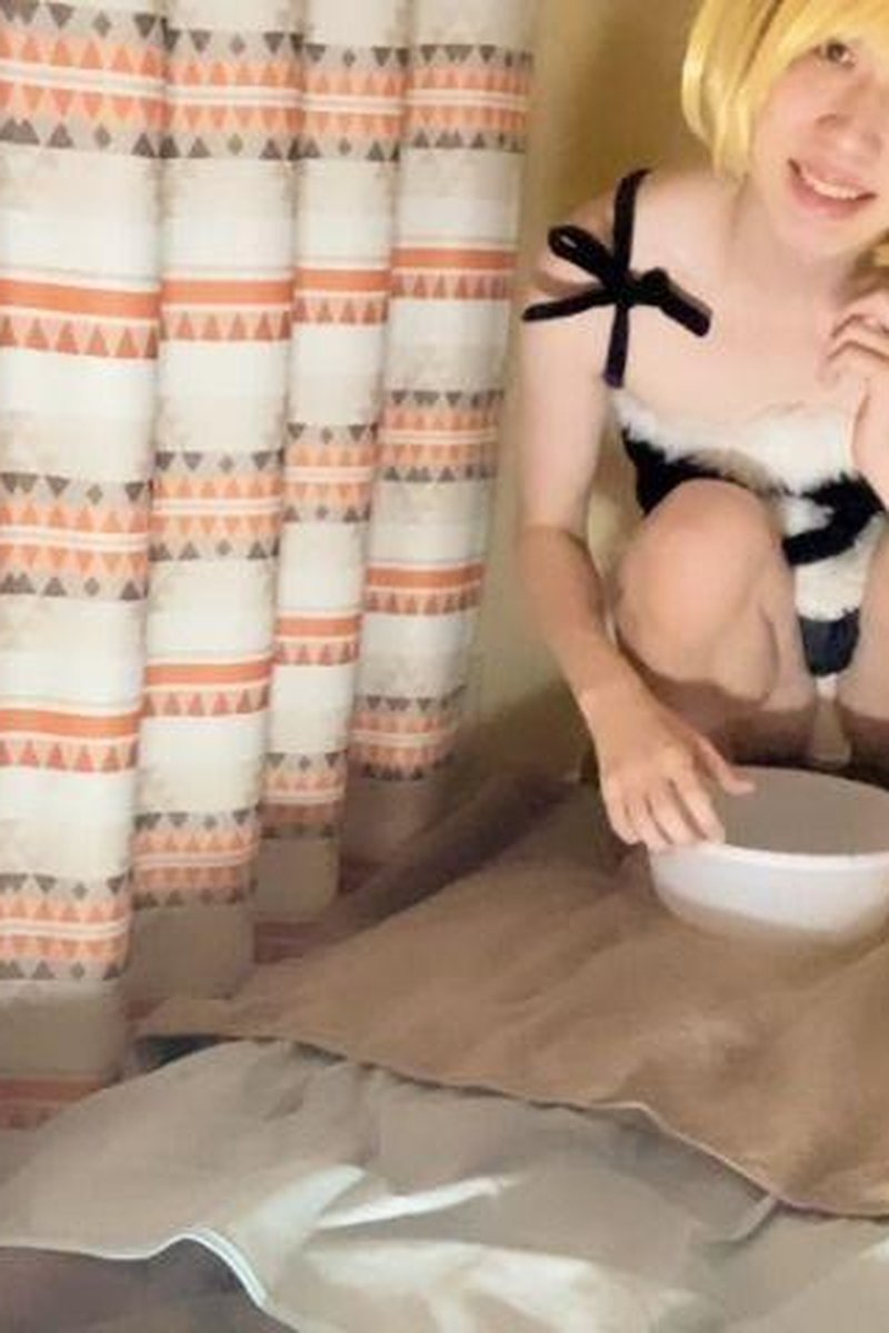 Pee In Santa Cos - Screenshot 1 of 4 - Asian