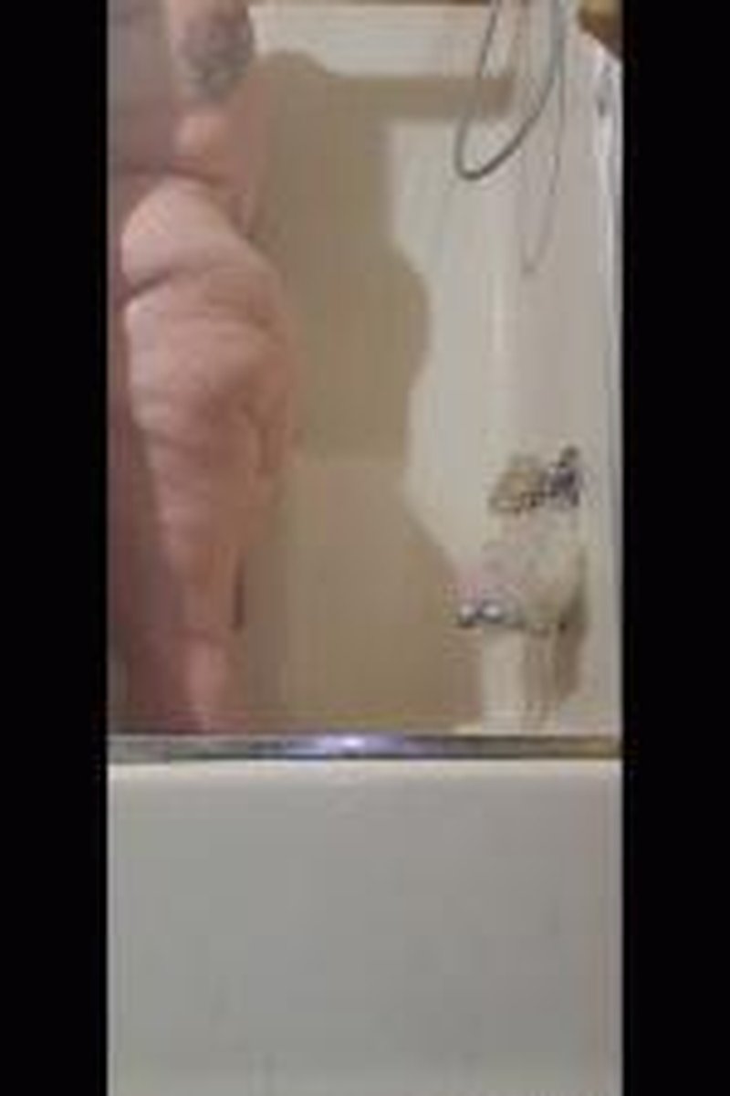 BBW Goddess Showering - Screenshot 1 of 4 - BBW