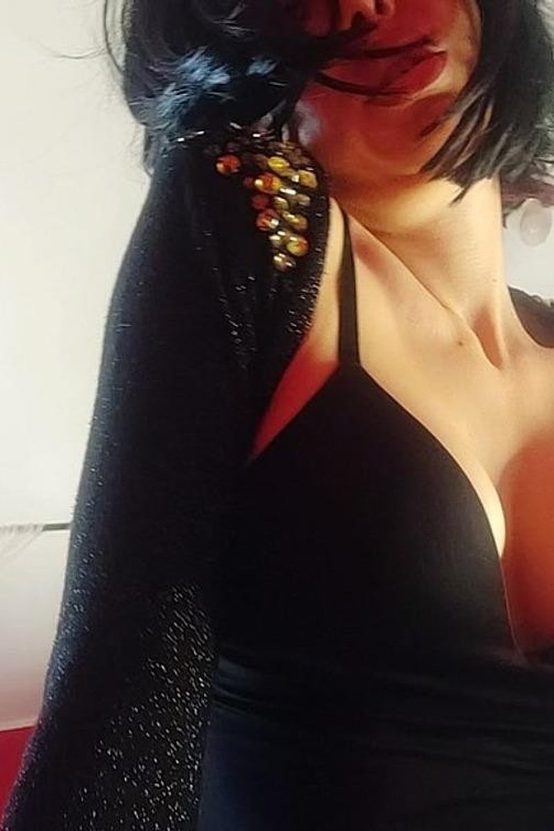 Chantal's Anal Close Up - Screenshot 1 of 4 - Amateur