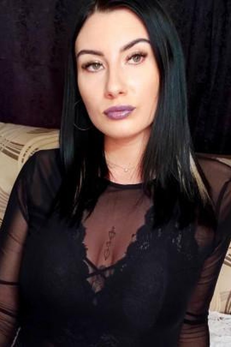 Mesmerizing Dangling - Screenshot 1 of 4 - Shoes