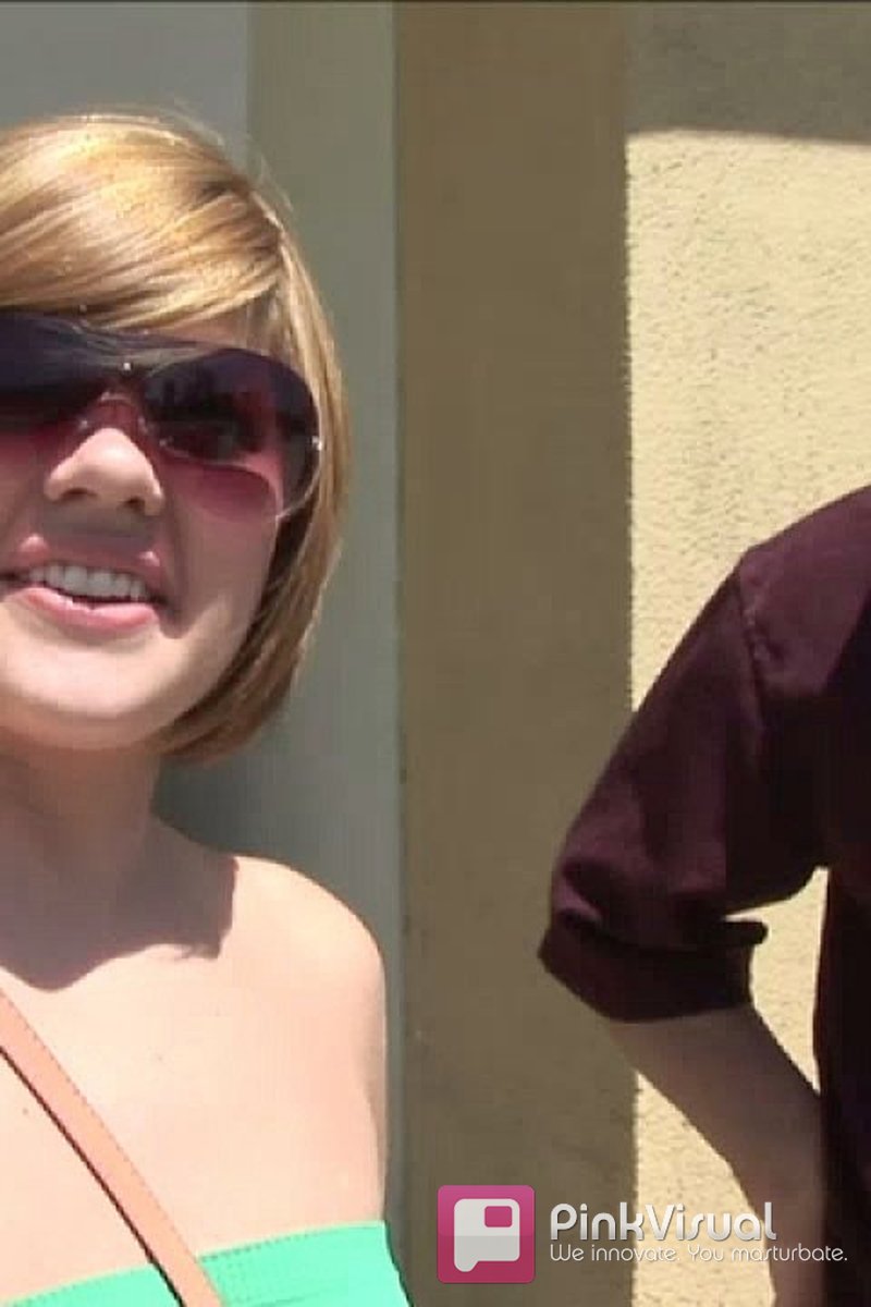 Haileey James Will Do Anything For A Couple Tips - Screenshot 1 of 4 - Blond Hair