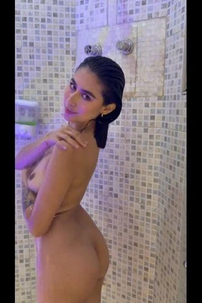 A Showerrr - Screenshot 1 of 4 - Big Ass