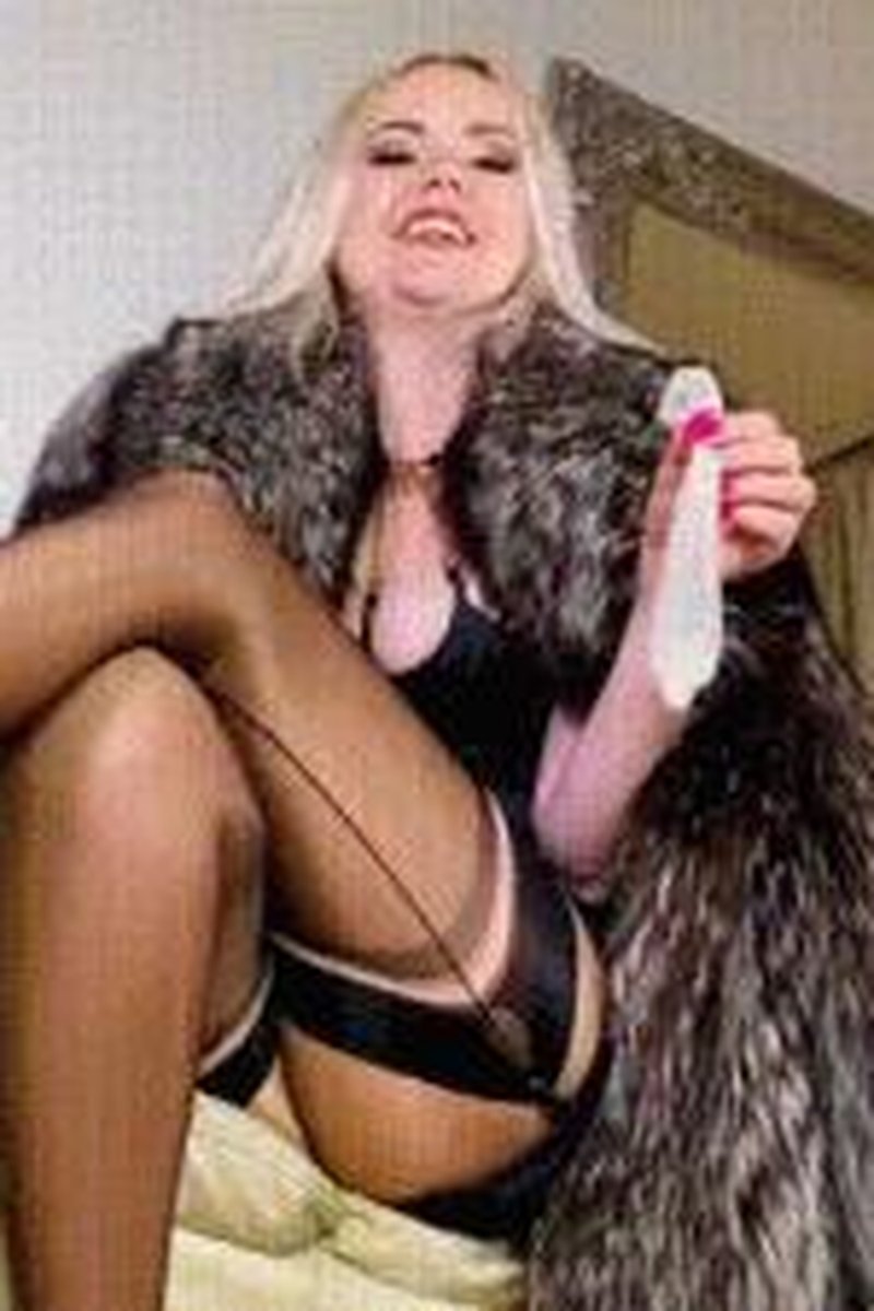 Leftovers - Screenshot 1 of 4 - Cuckolding