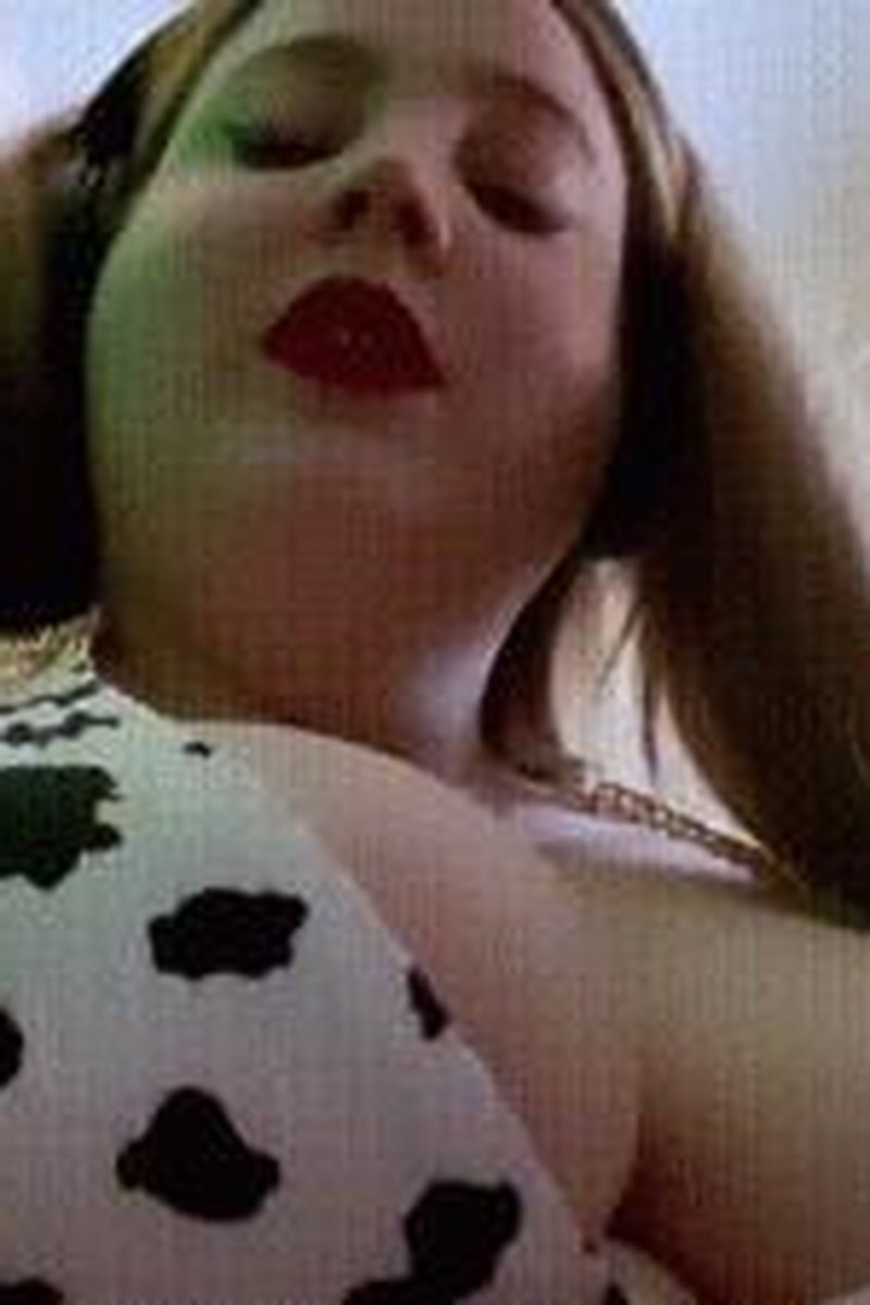 Confined & Drained - Screenshot 1 of 4 - Ass Worship