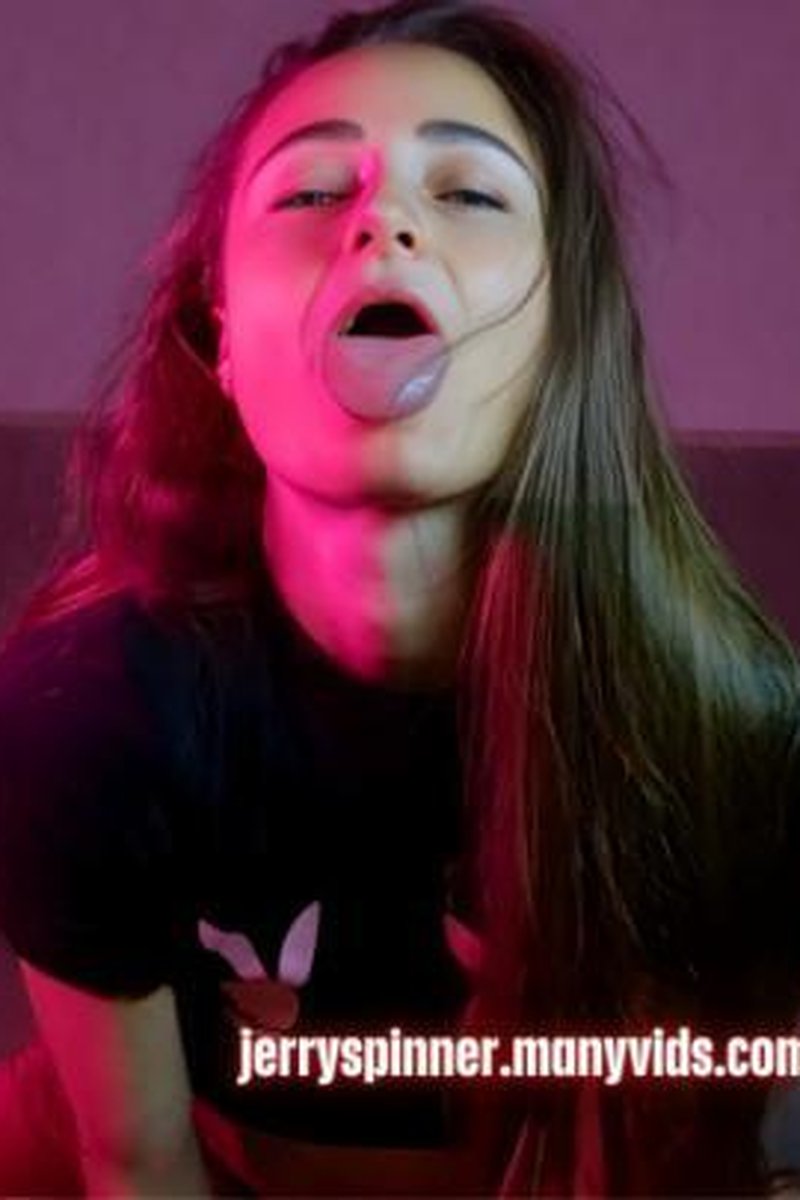 Tongue Out - Screenshot 1 of 4 - Babes