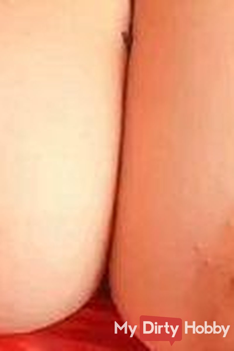 Boobs Teasing - Screenshot 1 of 4 - Pornbubblebutt