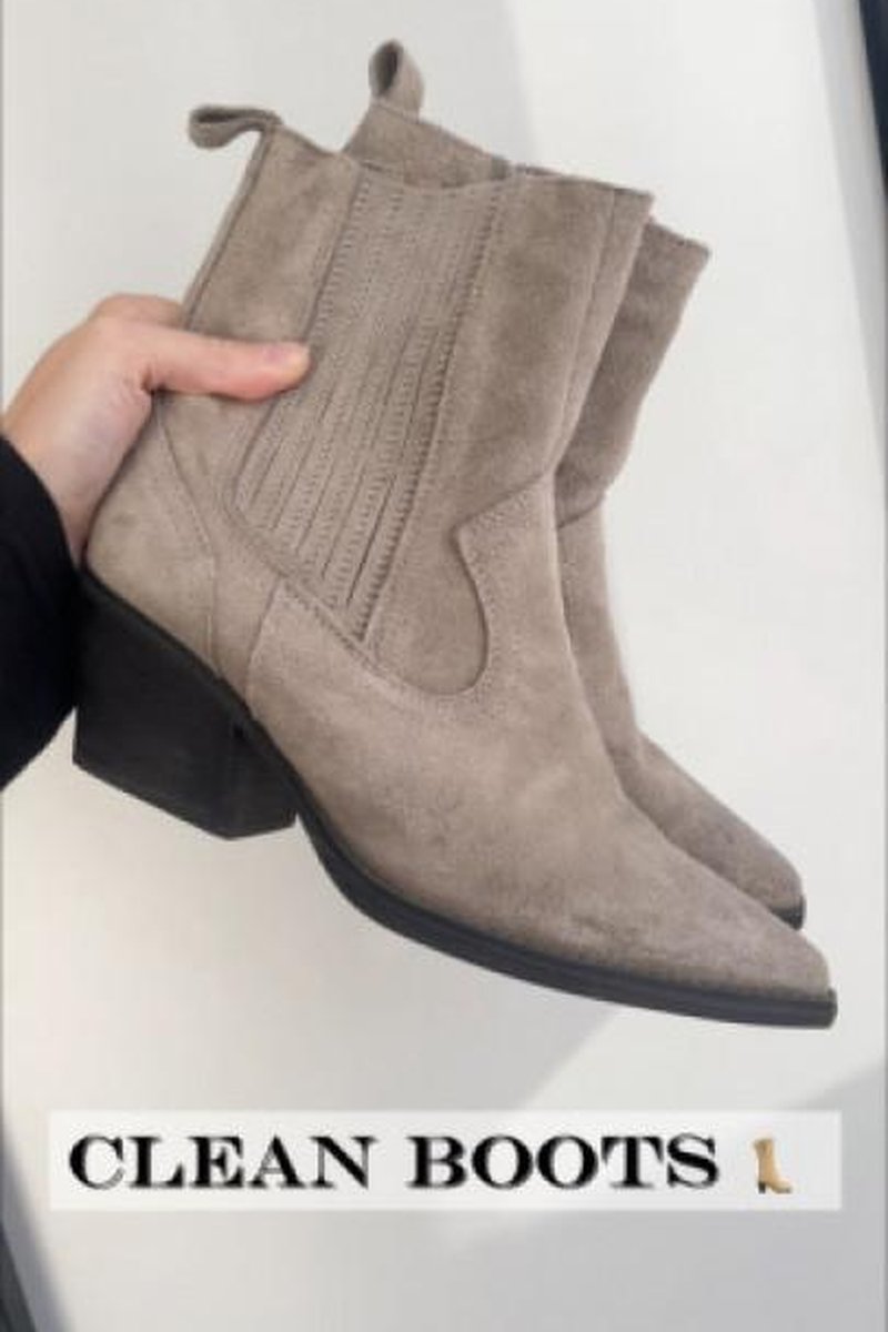 Clean Boots - Screenshot 1 of 4 - Boots