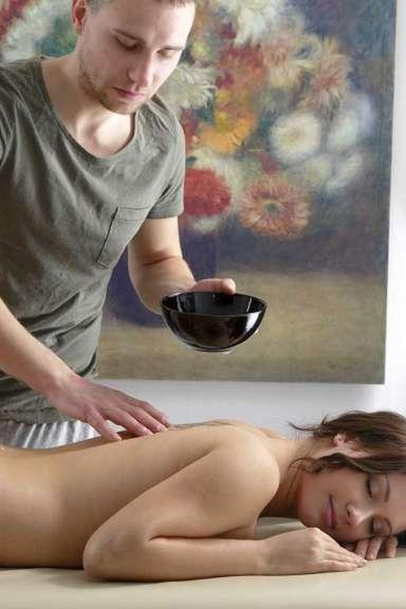 Massage Room: Erin & Jack - Screenshot 1 of 4 - All Sex