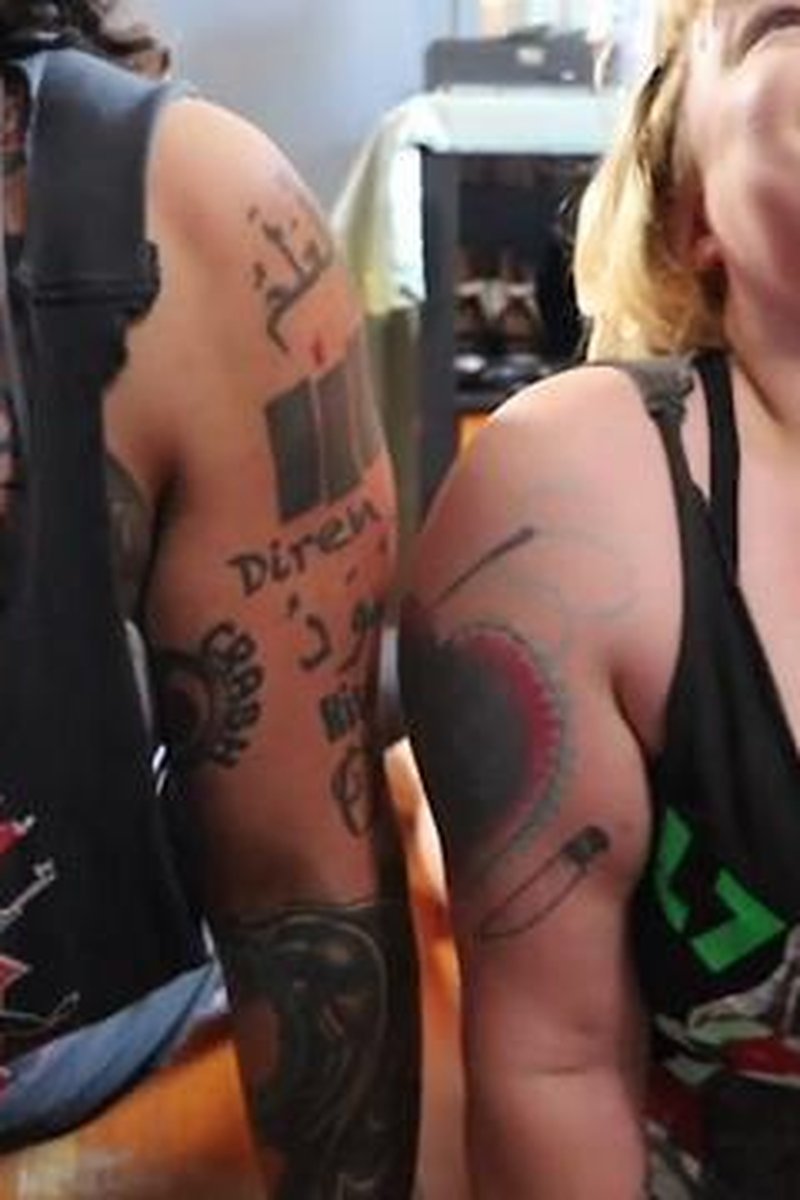 Punk Yoga Trans Lesbian Queer Porn Scene - Screenshot 1 of 4 - 69