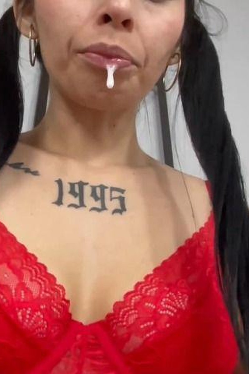 Saliva Fetish - Screenshot 1 of 4 - BDSM