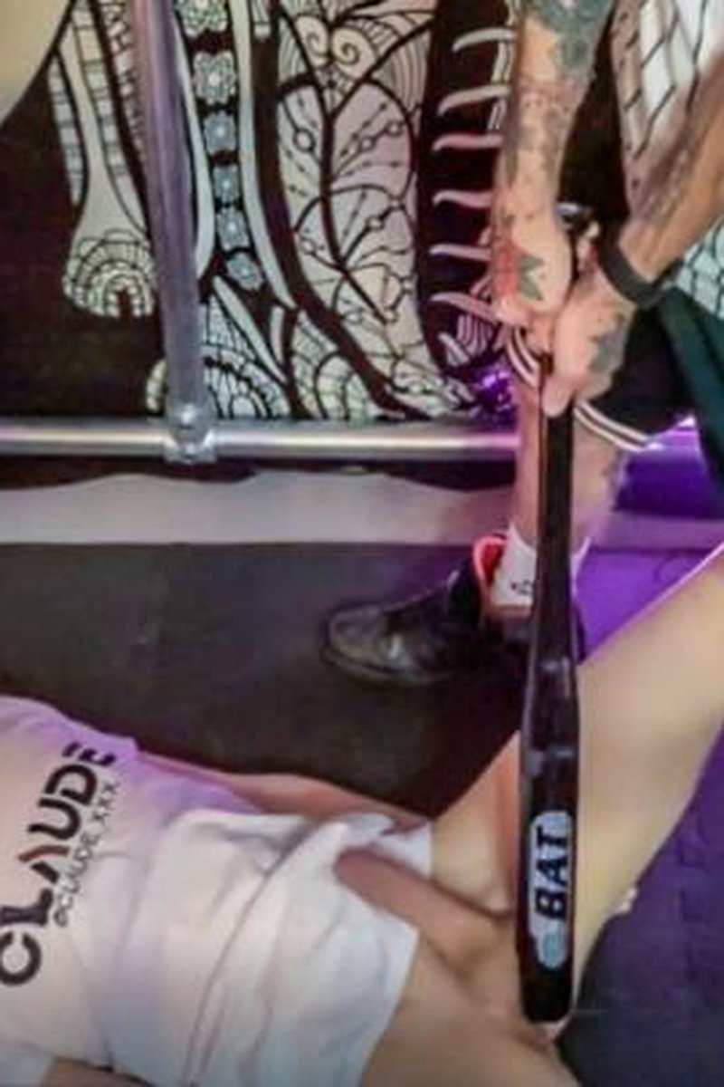 Baseball Bat Ballbusting - Screenshot 1 of 4 - Beatdowns
