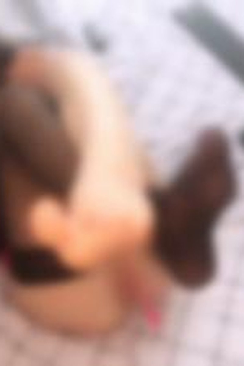 Dressing Before Work - Screenshot 1 of 4 - Brown Hair (Female)