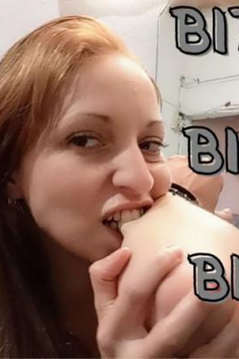 Biting - Screenshot 1 of 4 - Bitemarks