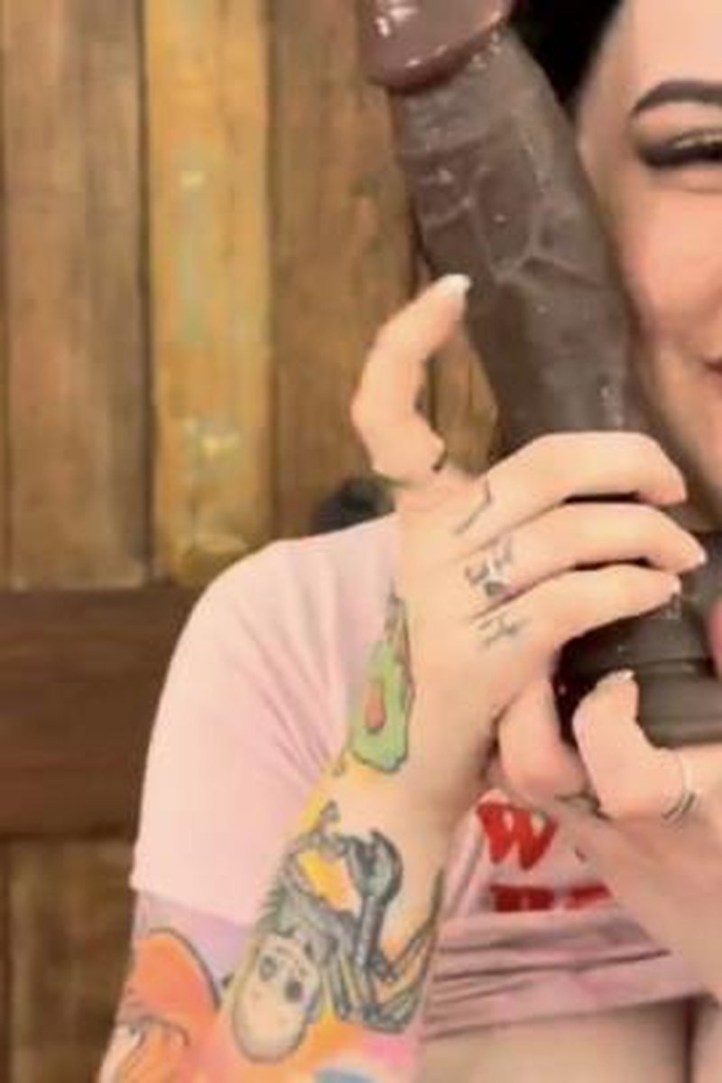 BBC GF - Screenshot 1 of 4 - Alternative Girl