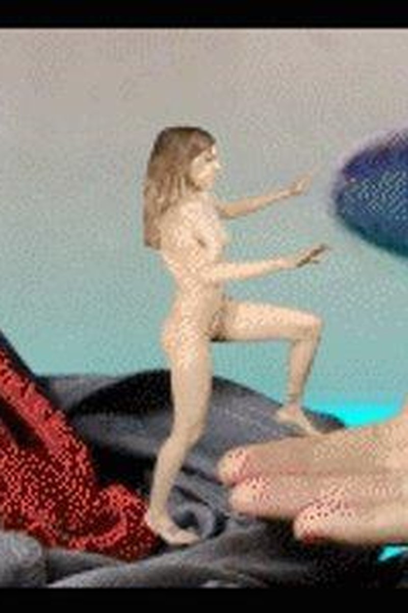 Shrink Ray HD - Screenshot 1 of 4 - Fetish
