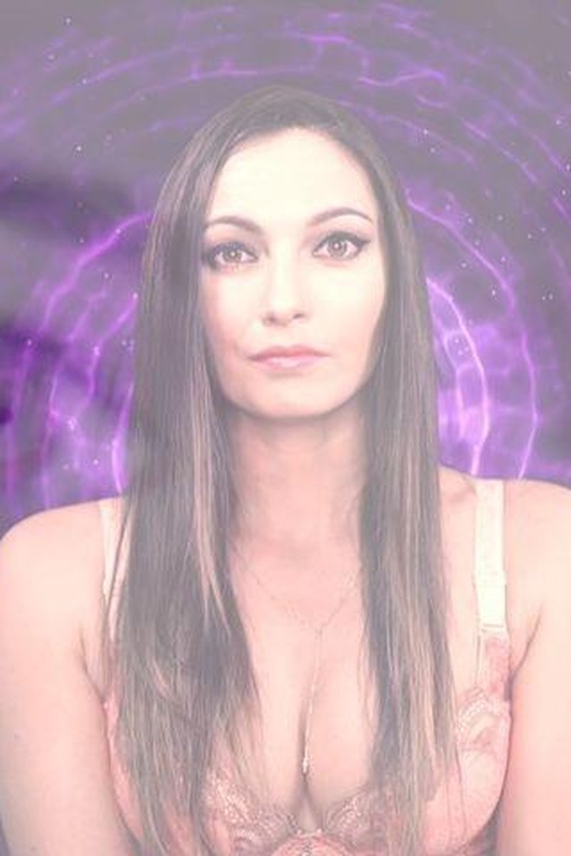 Eye Fixation ********* - Screenshot 1 of 4 - Femdom