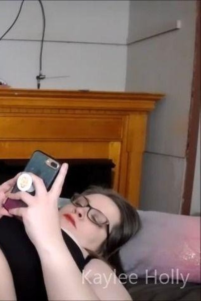 Ignored Again - Screenshot 1 of 4 - BBW