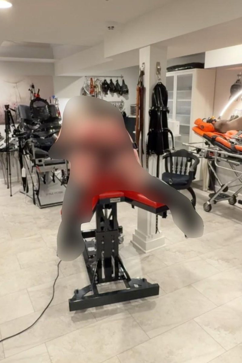 Please ! 2/2 - Screenshot 1 of 4 - Bondage