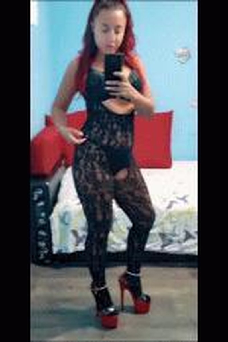 Striptease Teaser - Screenshot 1 of 4 - Fishnet