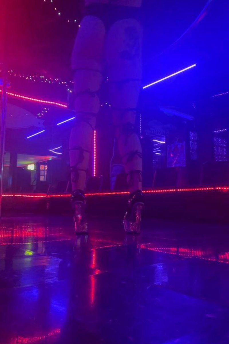 Dancing - Screenshot 1 of 4 - Sfw