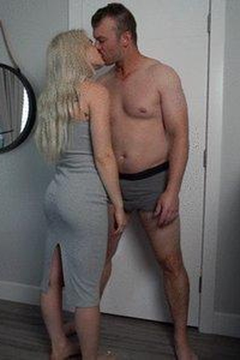 Makeout Ballbusting - Screenshot 1 of 4 - Amateur Ballbusting