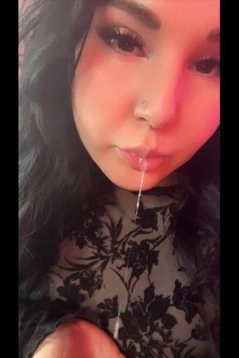Spit Goddess - Screenshot 1 of 4 - Edging