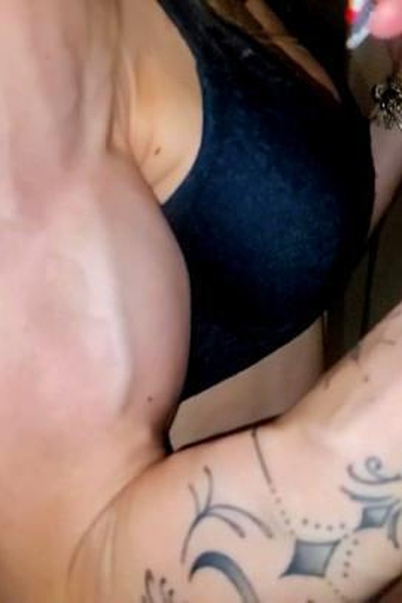 Slomo Biceps - Screenshot 1 of 4 - Bodybuilder