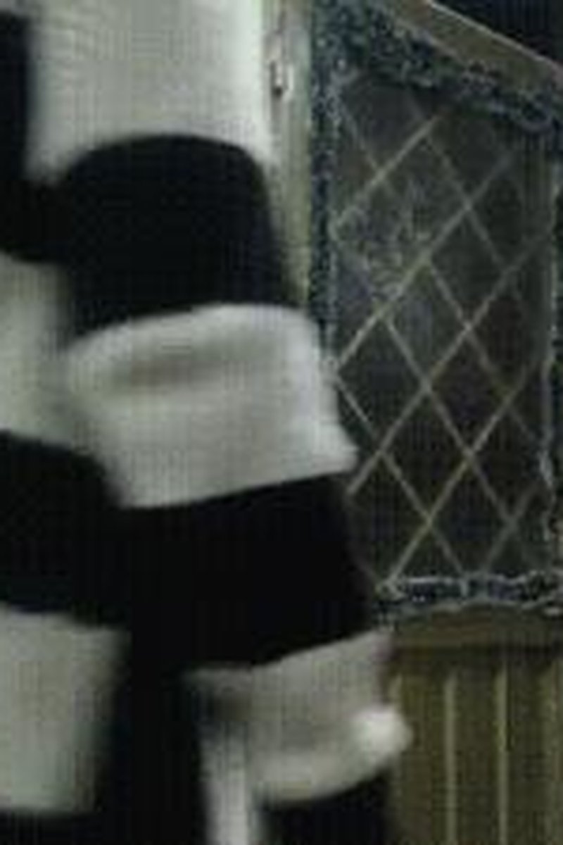 Striptease For You - Screenshot 1 of 4 - Amateur