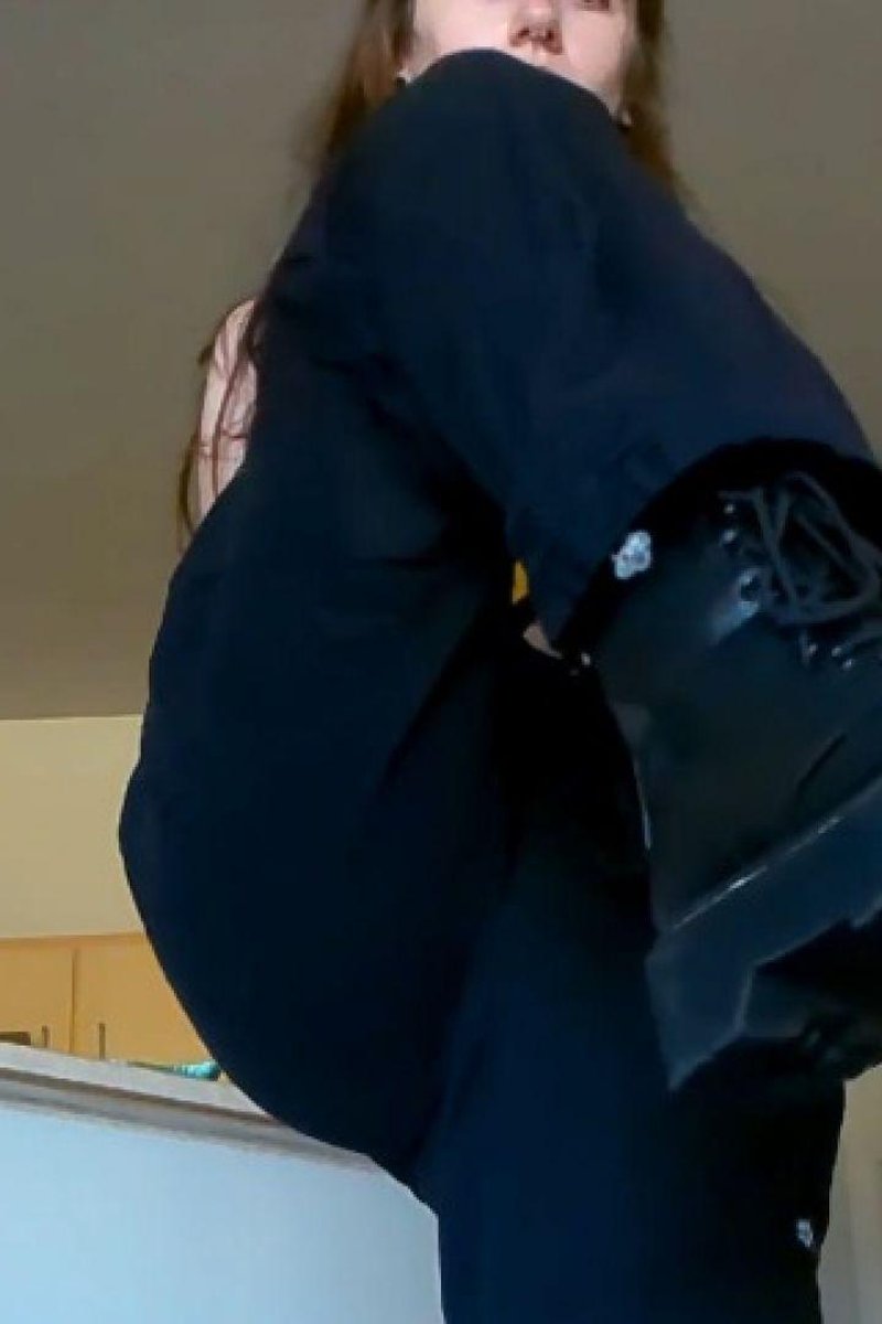 Custom Clip : Boot Simp - Screenshot 1 of 4 - Boots