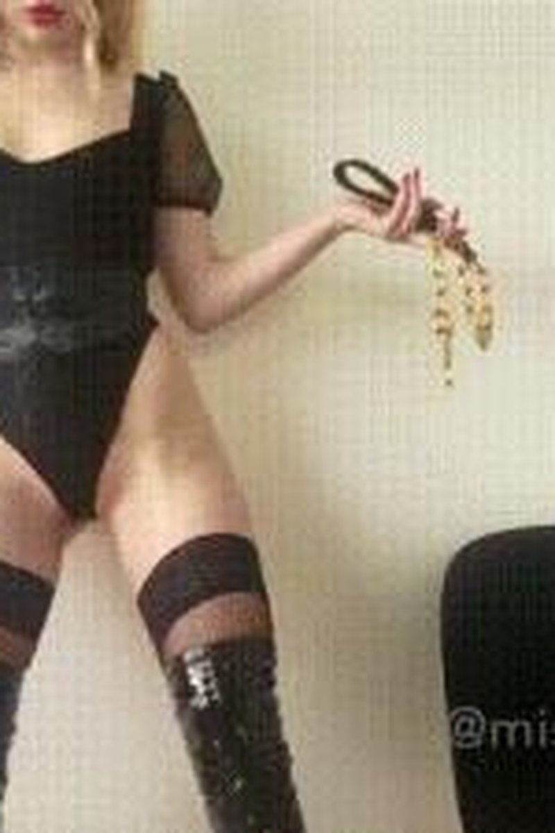 Collared Leashed Property - Screenshot 1 of 4 - Boots