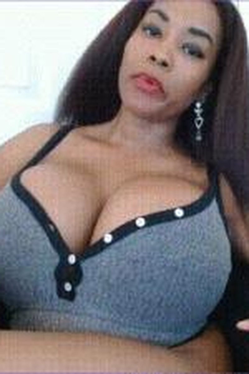 Spit Lover! - Screenshot 1 of 4 - Big Tits