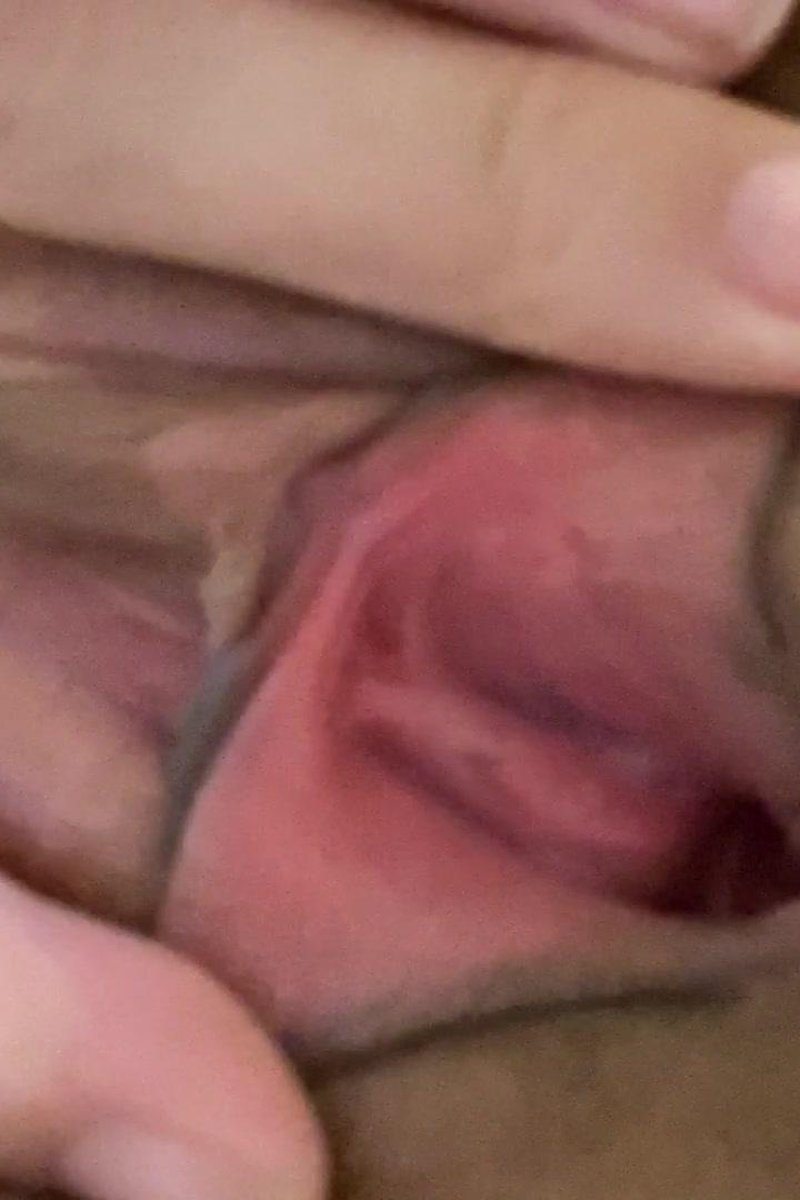 Happy Friday! - Screenshot 1 of 4 - Babes