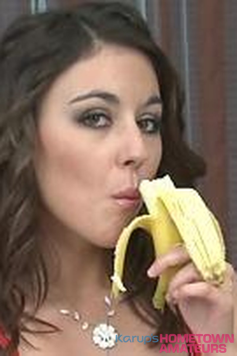 Eva - Screenshot 1 of 4 - Eva Strauss