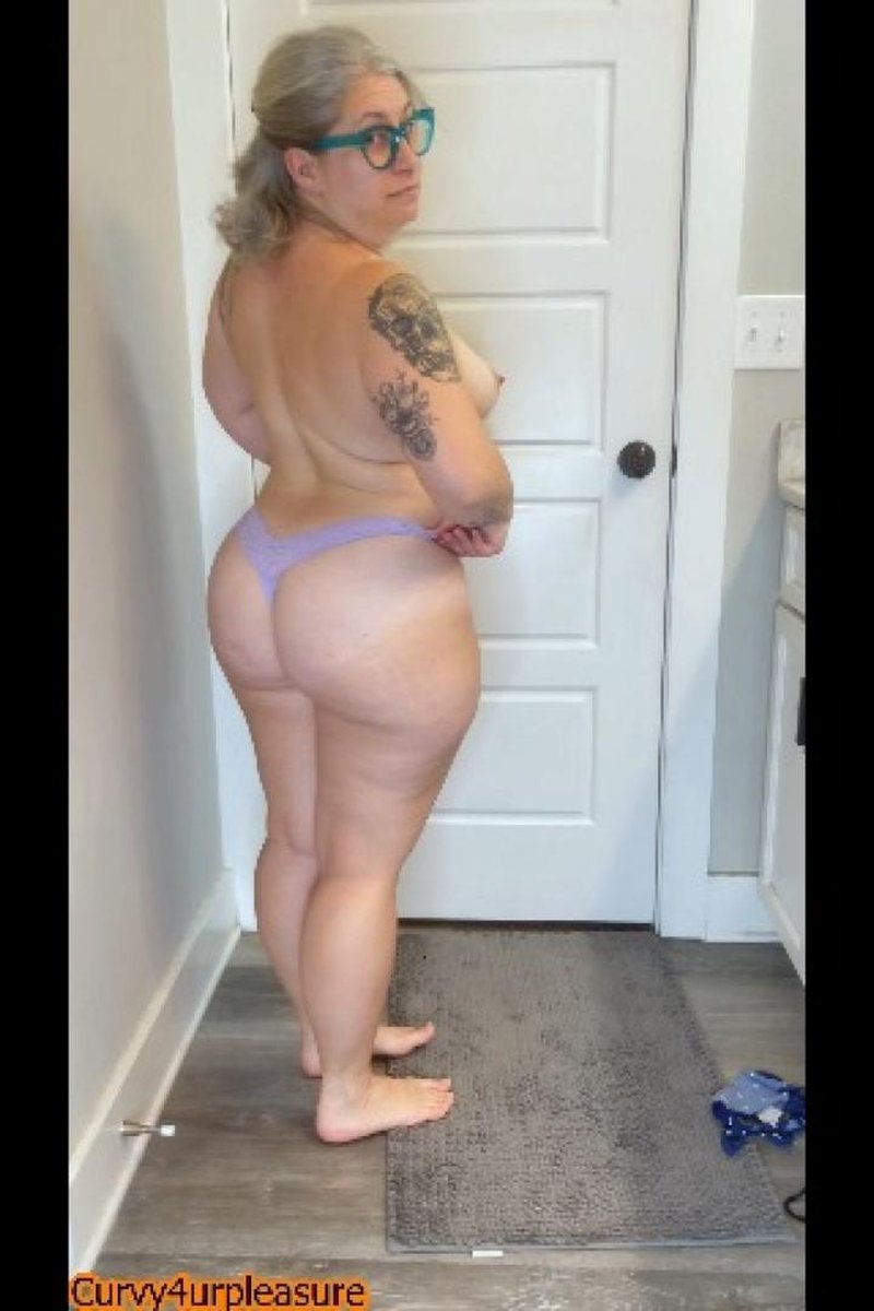 Thong Try On - Screenshot 1 of 4 - Ass Fetish