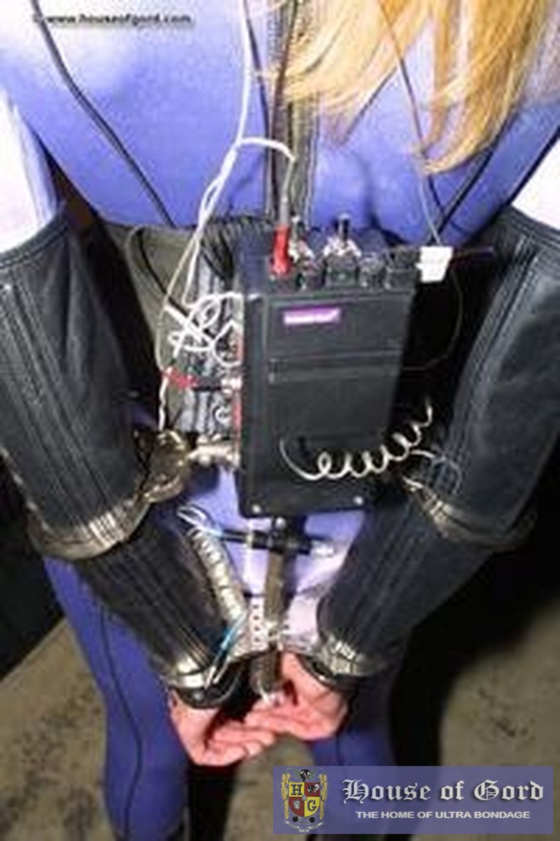 Obedience - ( Pay Back Time ) - Screenshot 1 of 4 - Armbinder