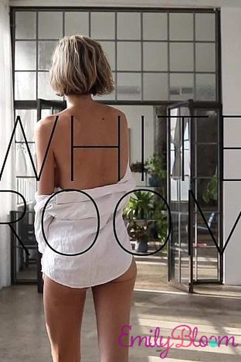 White Room Video - Screenshot 1 of 4 - Big Tits