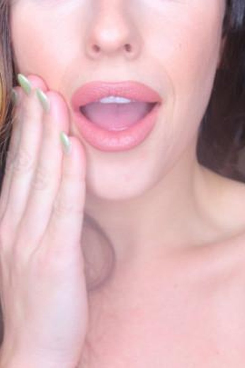 Topless Burping - Screenshot 1 of 4 - Brown Hair