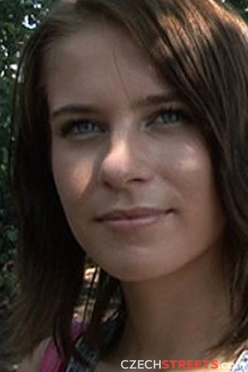 Peeing 18 Y/O - Screenshot 1 of 4 - Blowjob