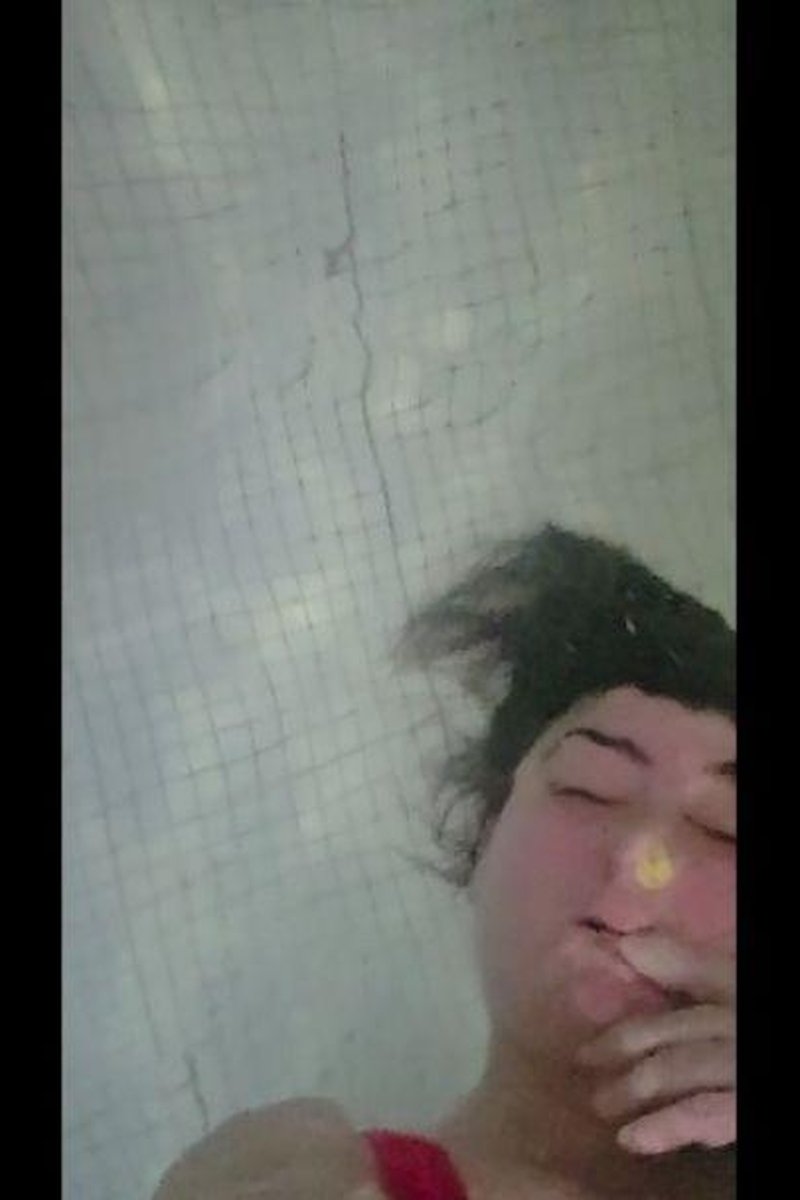 Lets Relax Underwater - Screenshot 1 of 4 - Bathroom