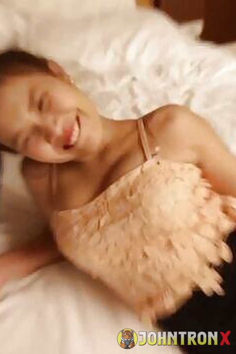 Fang - Screenshot 1 of 4 - Blowjob