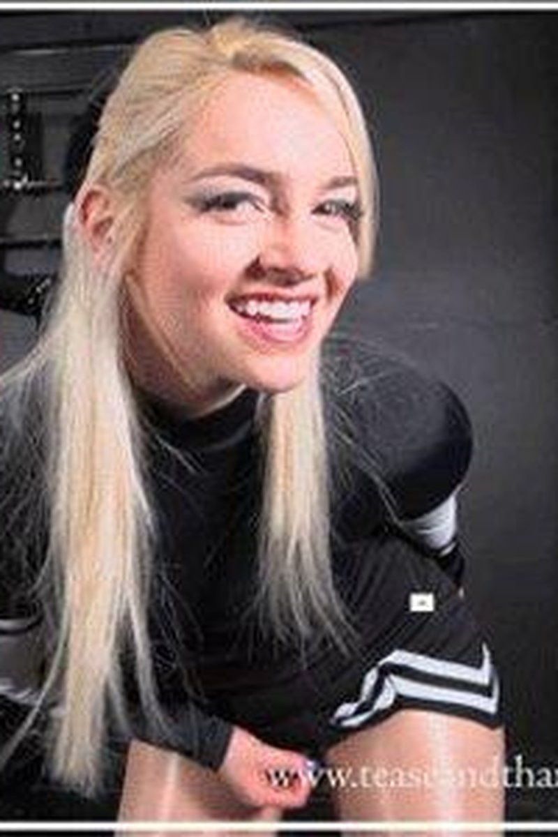 Cheer Live Stream - Screenshot 1 of 4 - Bondage