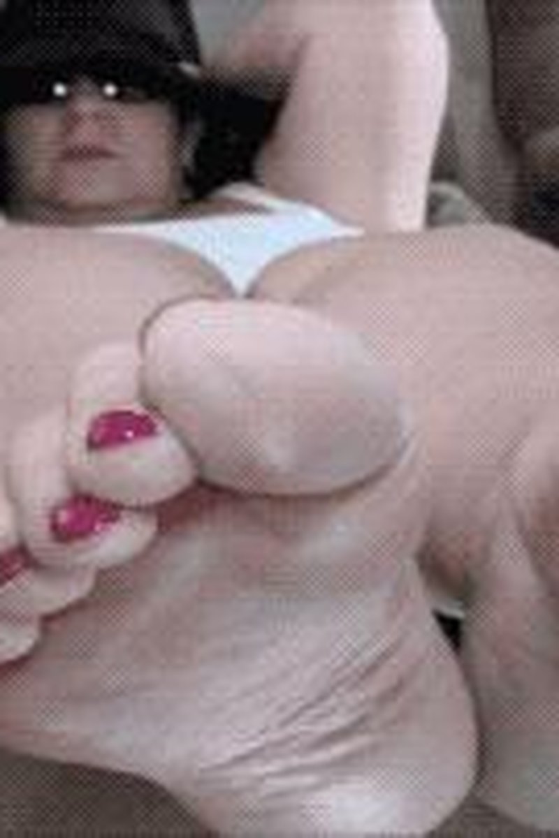 Foot Stroker - Screenshot 1 of 4 - BBW