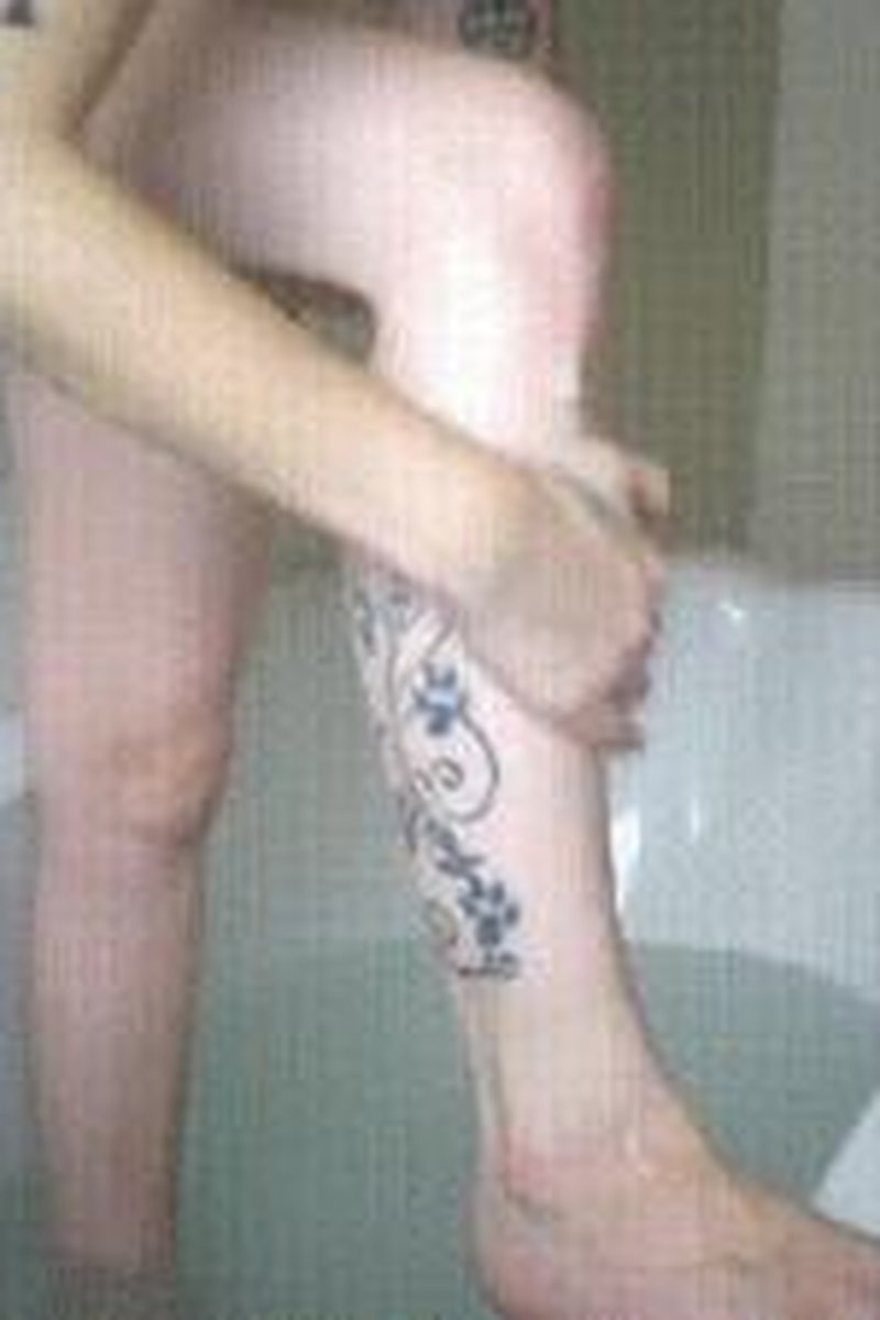 Shave-Tastic - Screenshot 1 of 4 - Hairless Pussy