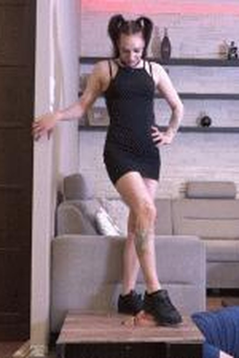 Alexandra Facebox Trilogy Part1: Sneakers Domination And Facetrampling - Screenshot 1 of 4 - Shoes