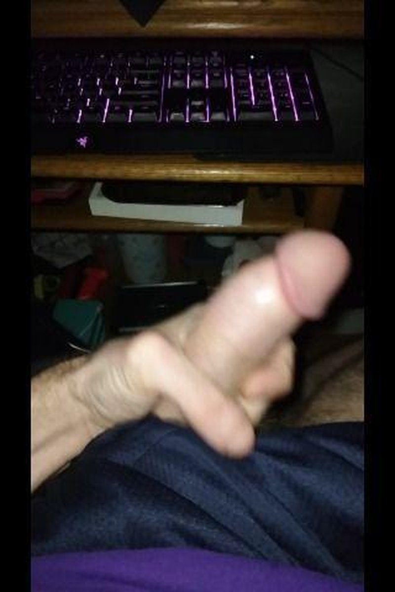 Friday Fun - Screenshot 1 of 4 - Masturbation