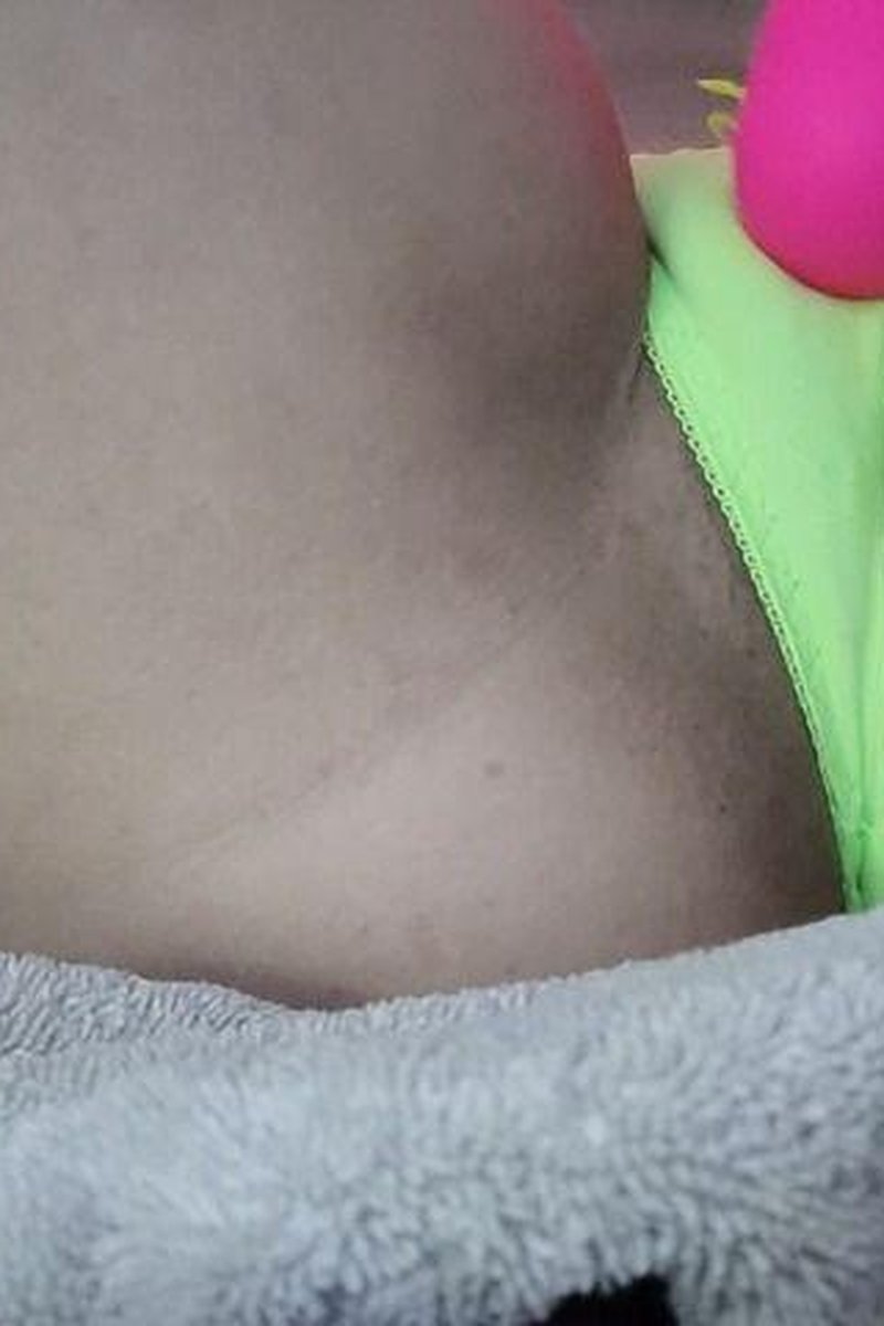 Close Up Masterbating - Screenshot 1 of 4 - Pussy Spreading